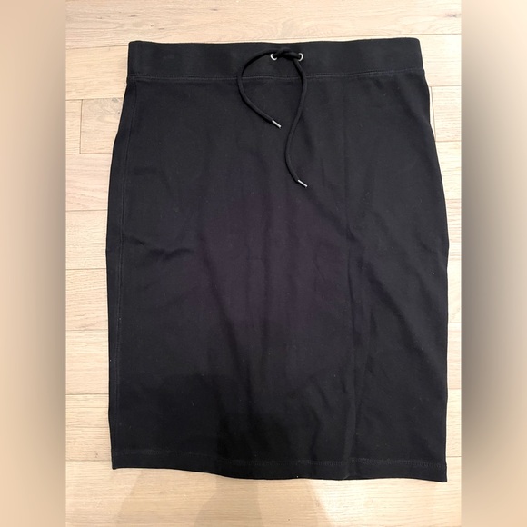 THREE Jersey casual pencil skirts: 1 H&M, 2 Joe Fresh - size M (8). - Picture 1 of 7